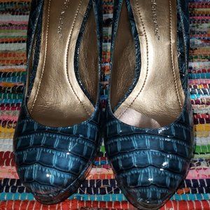 BCBGeneration Teal Leather Chunky Pump Size 8
